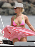 britney-spears-reveals-her-juicy-natural-tits-in-these-mouth-watering-photos