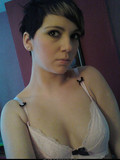 short-haired-amateur-brunette-girl-in-bra-and-panties-takes-photos-of-herself