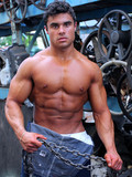 This shameless bodybuilder proudly introduces his perfect muscled body
